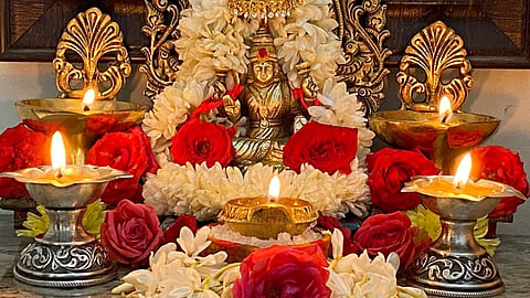 Puja mein kaun se 5 phool nahi chadhane chahiye.