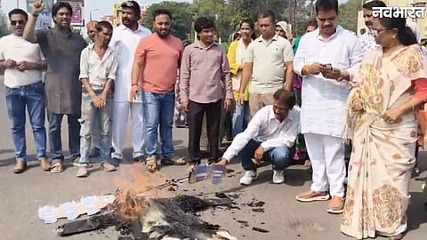 Congress leaders protest against Indore Municipal Corporation