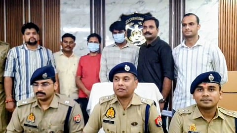 Agra Police Bust Interstate Bangdi Cutting Gang, Two Arrested in Janakpuri Festival Bangle Theft Case