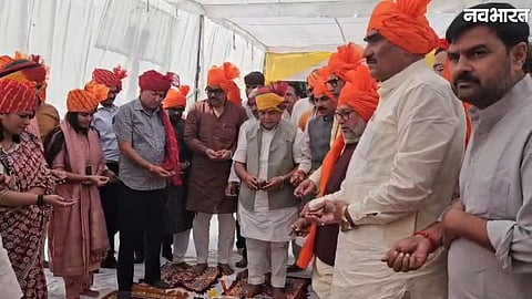 Narendra Singh Tomar attends the police weapons worship