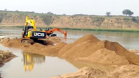 yavatmal panganga river illegal sand mining pusad