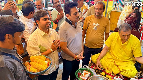 Shailesh Lodha visits Maa Baglamukhi Temple in Nalkheda