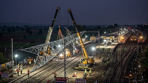 Mumbai Railway Block Local And Express Trains Affected
