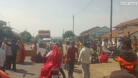 Women protest for a complete liquor ban