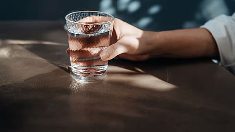 How to stay hydrated in changing weather.