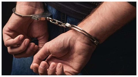 The Simaria police station paid Rs 10 lakh. Arrested three smugglers with four quintals of value