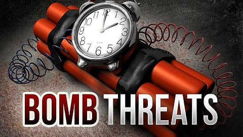 Gujarat Hotels Bomb Threats: फ्लाइट्स नहीं अब गुजरात के दस नामी होटलों को बम से उड़ाने की धमकी, मचा हड़कंप