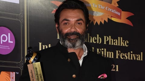 bobby-deol-with-mother-won-dadasaheb-phalke-international-film-festival-award-for-aashram