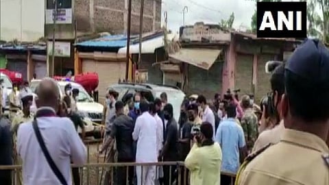 Maharashtra CM Uddhav Thackeray reached Sangli which is affected by major floods, tussle between BJP party workers and police