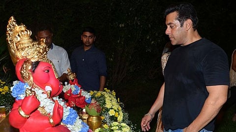बॉलीवुड के यह मुस्लिम एक्टर्स भी गणपति बप्पा में रखते है गहरी आस्था,धूमधाम से मनाते हैं गणेश उत्सव