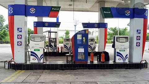 Action should be taken against the operators who do not start the petrol pump for 24 hours