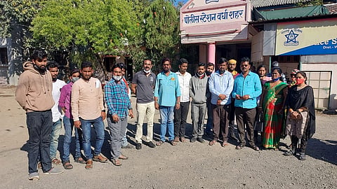 29-w-Shivsena dastak01