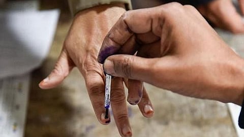 More than 7 percent voting took place in 8 Lok Sabha seats in Maharashtra till 9 am