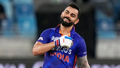 ind vs ban virat-kohli-gifts-a-bat-to-liton-das-after-ind-vs-ban-match-in-t20-wc-bcb-cricket-operations-chairman-jalal-yunus-confirmed