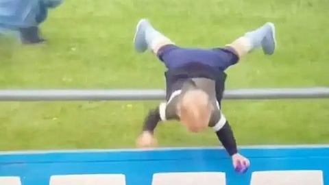 T20 World Cup 2022 kid fall over head during west-indies-vs-scotland match