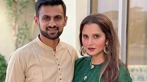 sania-mirza-and-shoaib-malik-not-addressing-divorce-rumours-due-to-contracts-signed-with-shows