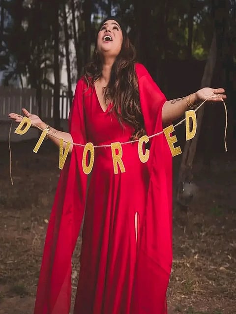 DivorcedPhotoshoot-10jpg