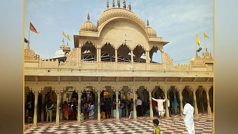 radha-rani-temple