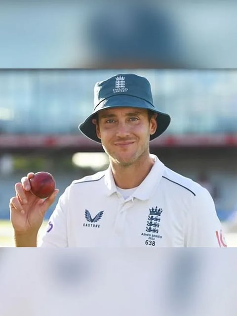 stuart-broad-world-record-last-test-ball-batting-hit-six-last-test-ball-bowling-take-wicket