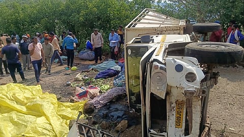 18 people died after a pick-up vehicle overturned Kawardha Chhattisgarh