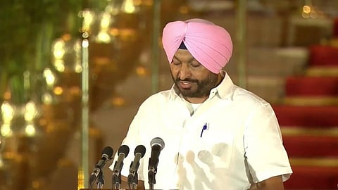 दिल्ली चुनाव में घसीटा जा रहा है मनीष सिसोदिया का बेटा, पढ़ाई के लिए गलत तरीके से पैसे हुए डाइवर्ट