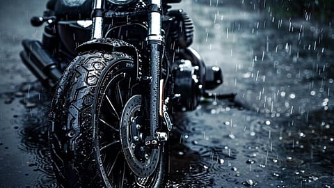 Motorcycle Tips For Monsoon (सौ.Freepik)