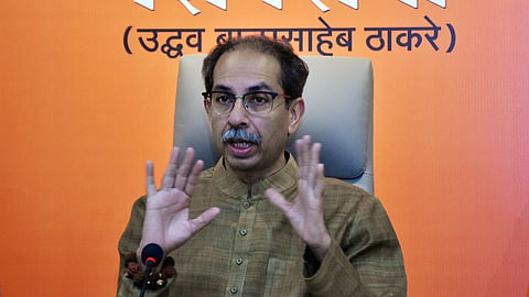 उद्धव ठाकरे अलर्ट मोड में, 'माताेश्री' पर बुलाई बैठक