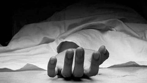 laborer died after falling into a crusher machine in Masod