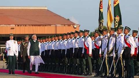 ब्रुनेई दारुस्सलाम दौरे पर पहुंचे PM मोदी, किसी भारतीय प्रधानमंत्री की ये पहली द्विपक्षीय यात्रा