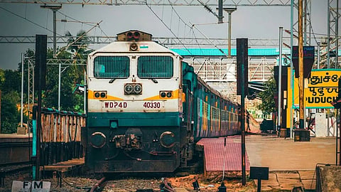 रेलवे रिक्रूटमेंट बोर्ड ने अंडरग्रेजुएट पदों के लिए निकाली भर्ती।