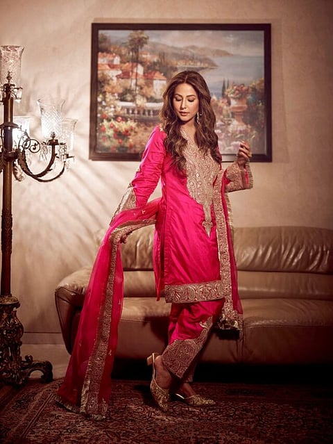Hina khan traditional avatar wearing Kashmiri suit latest photos