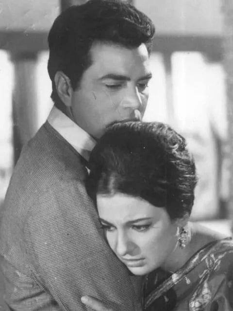 Why did Tanuja slap Dharmendra was angry because of flirting