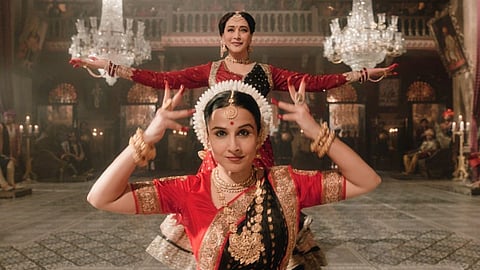 'अमी जे तोमार 3.0' से लेकर 'डोला रे डोला' तक, बॉलीवुड के आइकॉनिक डांस फेस-ऑफ पर डालें नजर