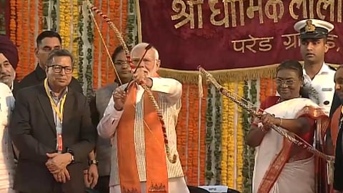 Dussehra 2024: लाल किले पर हुआ रावण दहन, कार्यक्रम में राष्ट्रपति मुर्मू और PM मोदी हुए शामिल