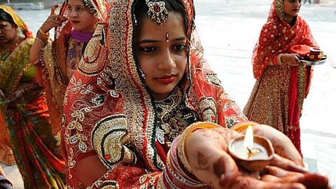 करवा चौथ दान, राशि अनुसार दान,