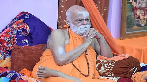 जो मुझसे भिड़ेगा चकनाचूर हो जाएगा, शंकराचार्य निश्चलानंद सरस्वती बोले आतंकवादी को शंकराचार्य बनाकर घुमा रहे मोदी-योगी