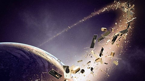 Space Junk Threat Earth Orbit: अंतरिक्ष कचरा आने वाले वक्त में होगा सबसे बड़ा खतरा? जानें क्या होता है यह?