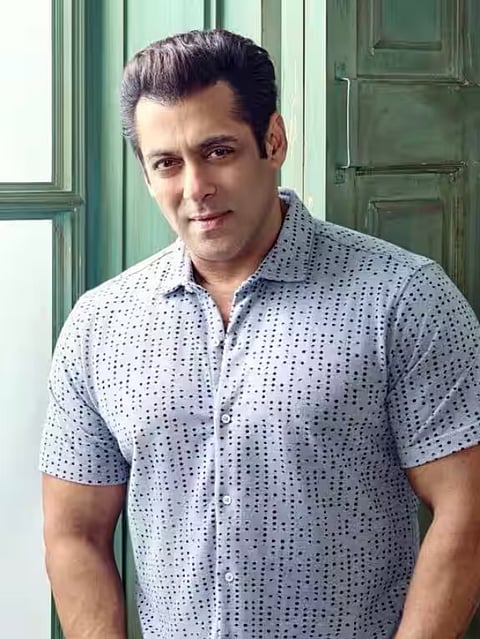 Bollywood celebs including Govinda-Salman-Amitabh keep revolver with them