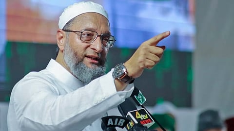 फडणवीस मुस्लिम समुदाय को डराने का प्रयास कर रहे, BJP पर जमकर बरसे ओवैसी