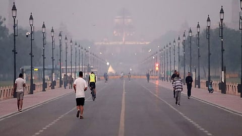 दिल्ली-NCR में 2 दिसंबर तक लागू रहेगा ग्रैप 4, CAQM के सुझाव पर SC ढील देने पर करेगा विचार