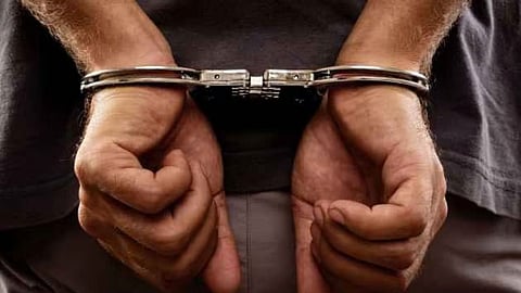 27 साल की उम्र में 46 आपराधिक मामलें... दिल्ली पुलिस ने कुख्यात चोर को किया गिरफ्तार, साथी अभी भी फरार