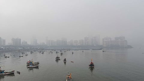 मुंबई में आज हवा का स्तर खराब चल रहा है।