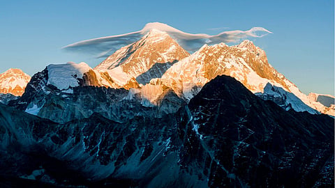 माउंट एवरेस्ट की ऊंचाई क्यों बढ़ रही है? वजह जानकर हैरान रह जाएंगे आप