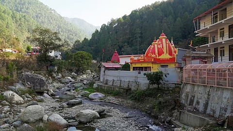 Nainital tourist people will have to stop vechicles in haldwani due to parking issue