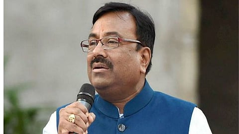फडणवीस कैबिनेट में जगह नहीं मिलने से मुनगंटीवार भी नाराज, पहुंचे गडकरी के दरबार