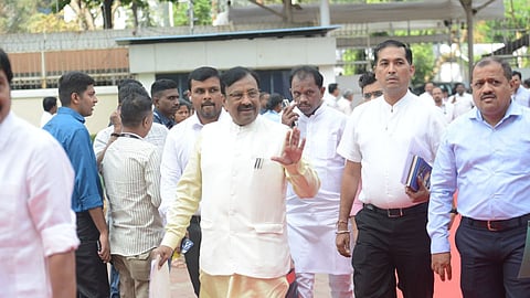 इस डर से पहले दिन विधानसभा में नहीं गए सुधीर मुनगंटीवार, अब सबको है नए ऐलान का इंतजार