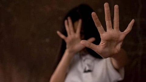 उत्तर प्रदेश: छेड़छाड़ के बीच नर्सिंग छात्रा ई-रिक्शे से कूदी, आरोपी शिक्षक गिरफ्तार