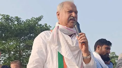 कांग्रेस नेता शकील अहमद खान के बेटे ने की आत्महत्या, पंखे पर लटका मिला शव