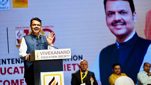 महाराष्ट्र के मुख्यमंत्री देवेंद्र फडणवीस बुधवार को हशु आडवाणी के जन्म शताब्दी समारोह में शामिल हुए।