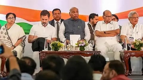 INDIA गठबंधन की एकता तार-तार! बीजेपी ने उठाया बड़ा फायदा, राहुल-खरगे 'नाकाम'